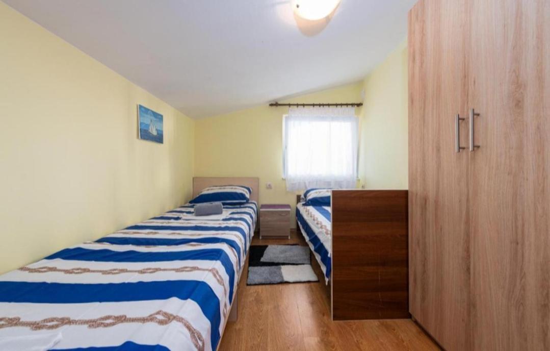 Apartman Zlata Vir Exterior photo
